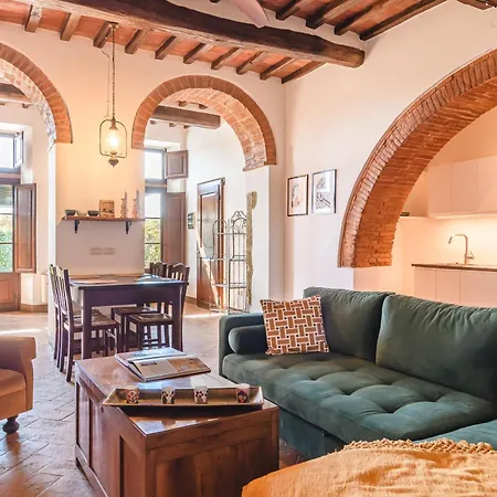 Charming Close To With Garden And Pool