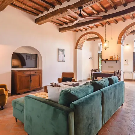 Charming Close To With Garden And Pool Apartment